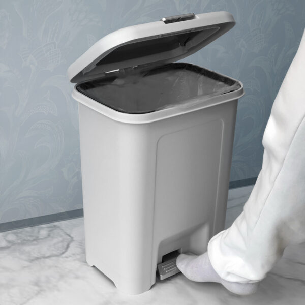 mkyu049vxf880dlzk9zgftshnuilb1hzrhjjgosg.jpg Відро для сміття з кришкою та педаллю 18L