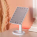 nastolnoe_zerkalo_s_podsvetkoy_22_led_dlya_makiyazha_21h16_sm_pryamougolnoe_na_nozhke_usb_beloe_4.jpg Настільне дзеркало з підсвічуванням 22 LED для макіяжу 21х16 см прямокутне на ніжці USB Біле HP-10-4AW