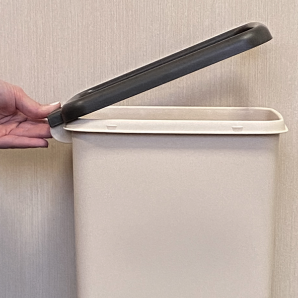 qbwmuqsgfr8fe6eakeeyldsin6c5klqhgiv13mag.png Відро для сміття без кришки 12L