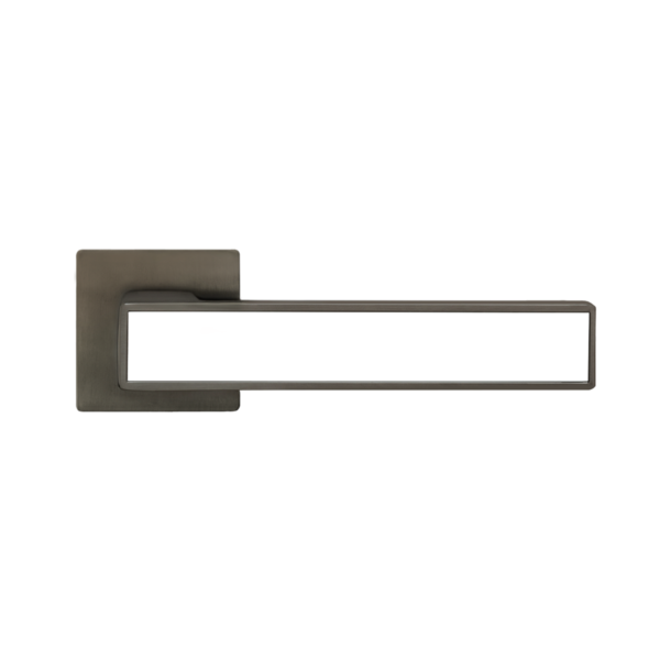 y44xgg8hf8ebmmhng3vzslybssqmphgdwspjpkfo.png Ручка для дверей на розетці DIPLOMAT SLIM