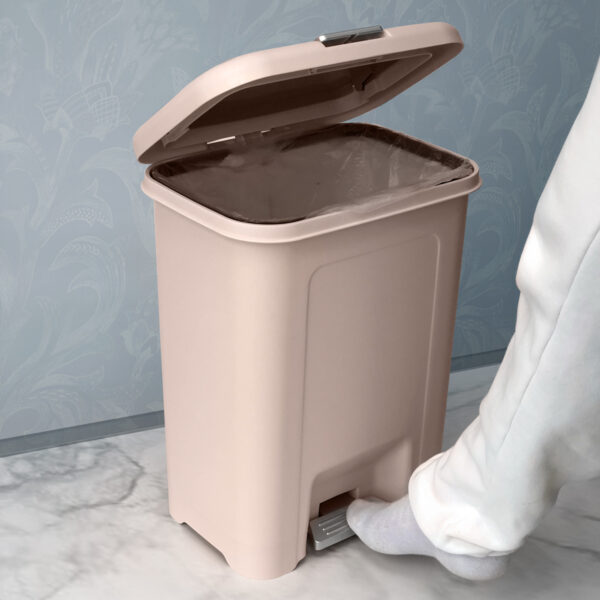 zrqcbdjo977dynqraoxf49gcchuauinpn2uzn4hg.jpg Відро для сміття з кришкою та педаллю 18L